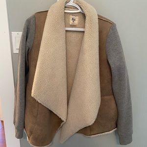 Billabong Sherpa/Sheep cozy cardigan